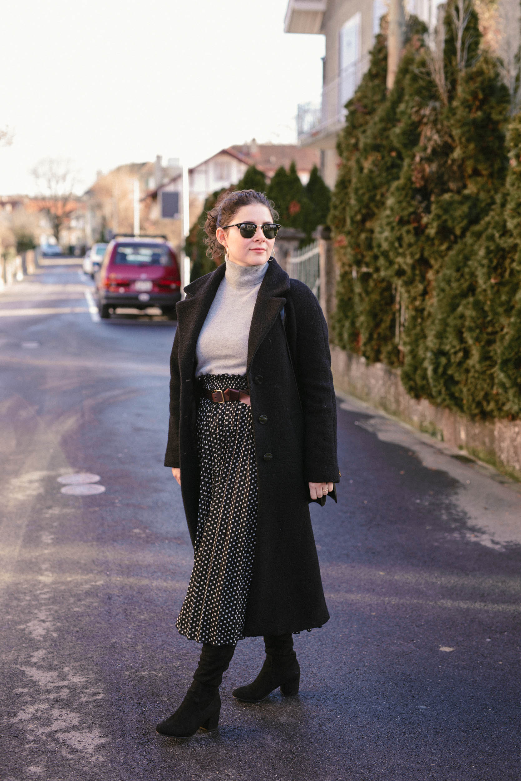 Comment porter la jupe plissée en hiver - Sleepy Kate