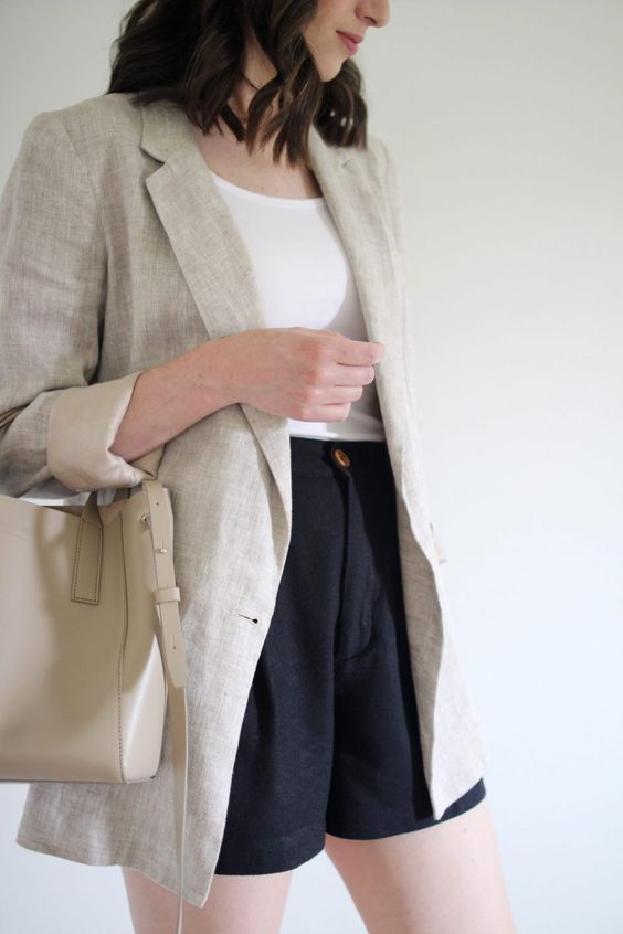 Comment porter le blazer avec style quand on est une femme? Je partage avec vous mes conseils de style et idées de tenues avec un blazer! #modefemmes